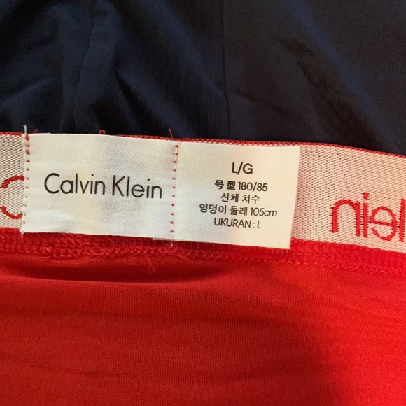 Calvin Kline briefs. 2 pair. Red and black - Picture 2 of 3